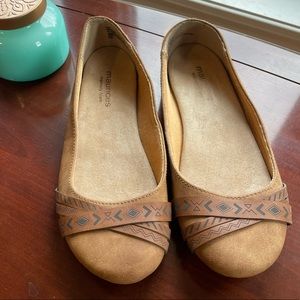 Maurice’s ballet style memory foam tan flats, size 8.5
